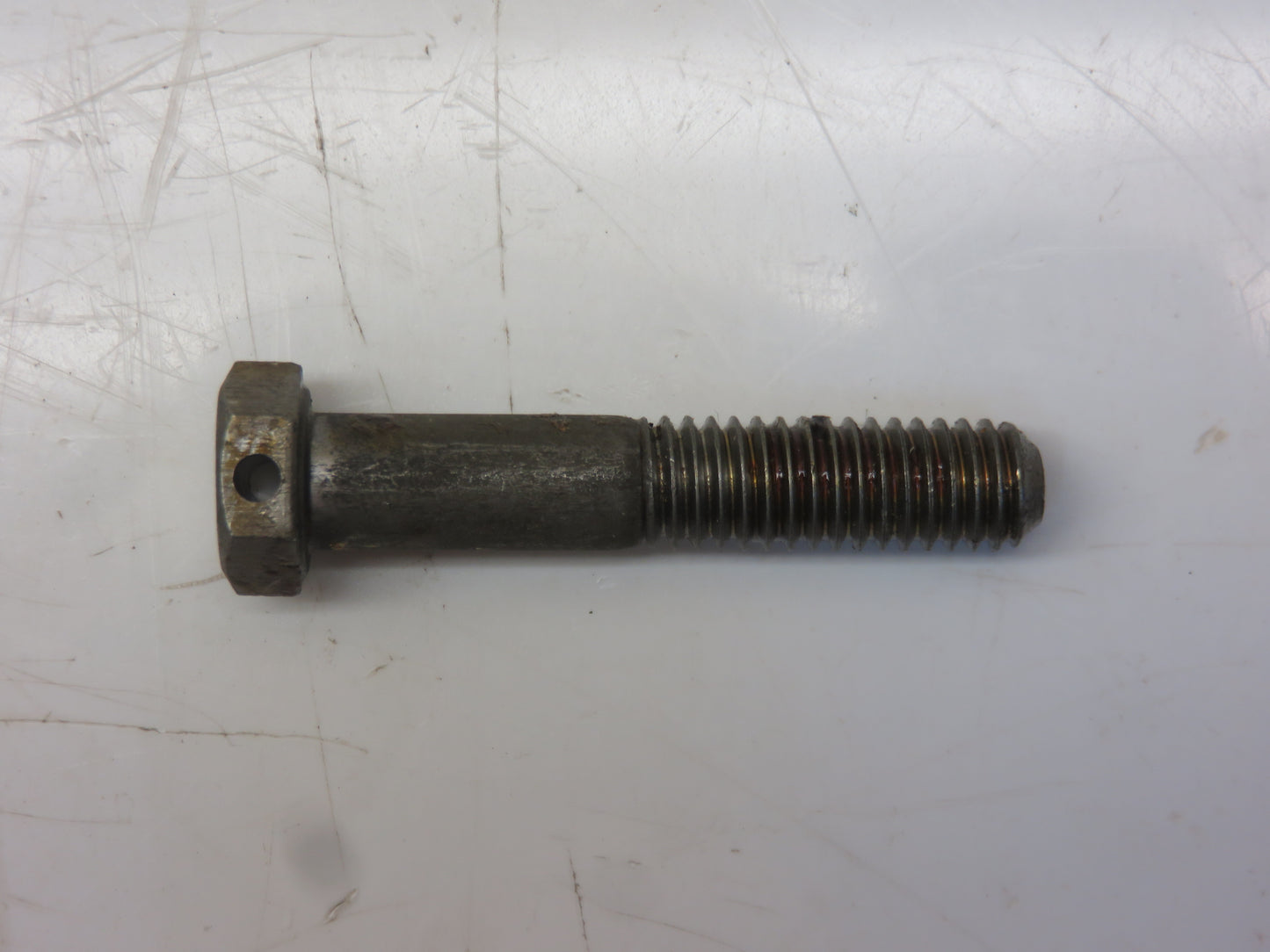 R34363 John Deere NOS Hydraulic Pump Drive Coupler Bolt For 2510, 2520, 3020, 4020