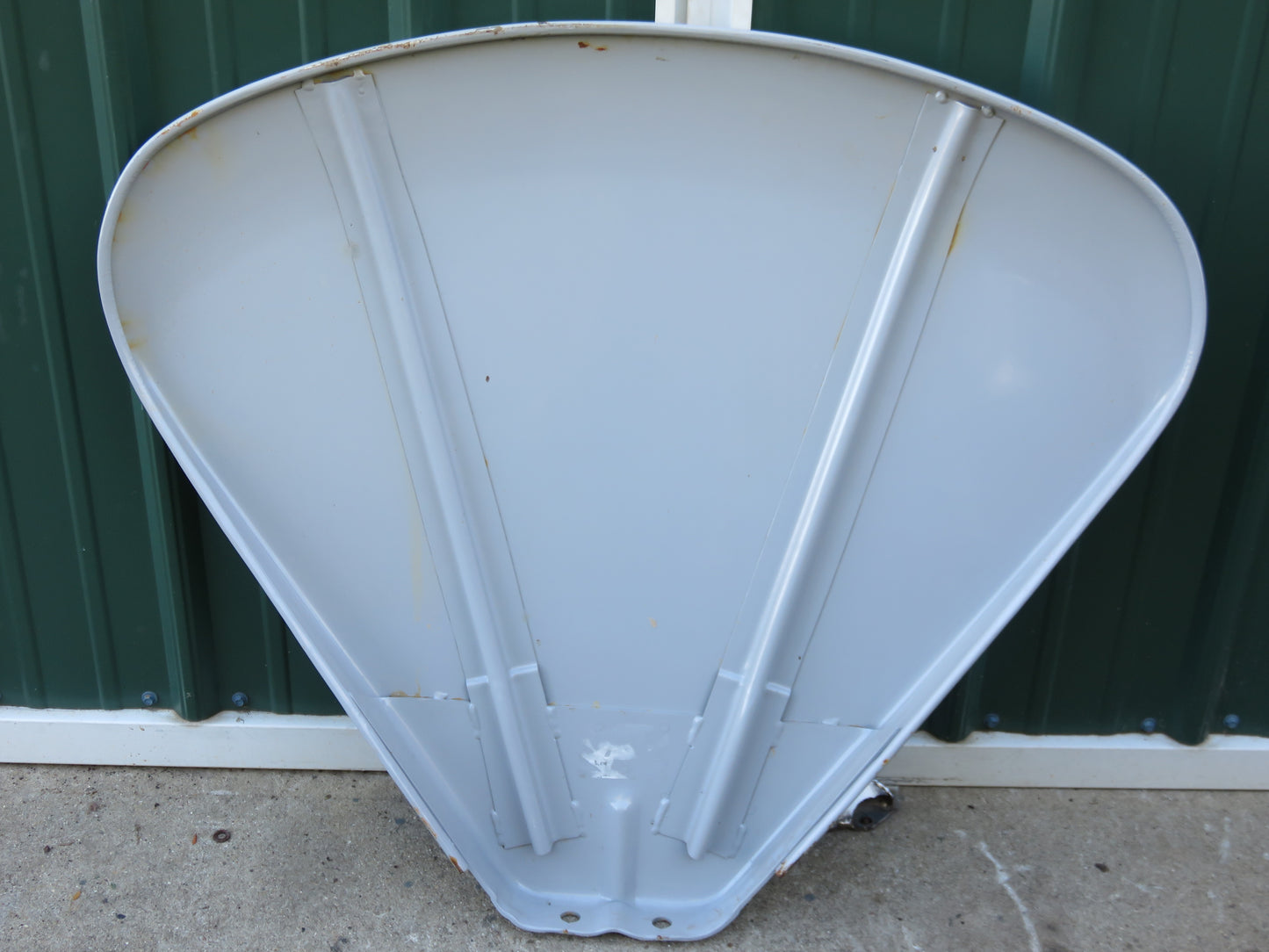 AA4655R John Deere Clamshell Fender For A, B, G, 50, 60, 70, 520, 620, 720, 530, 630, 730