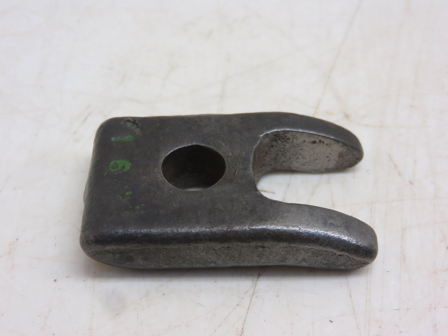 R26300 John Deere Injector Clamp For 3010, 4010, 5010, 3020, 4020