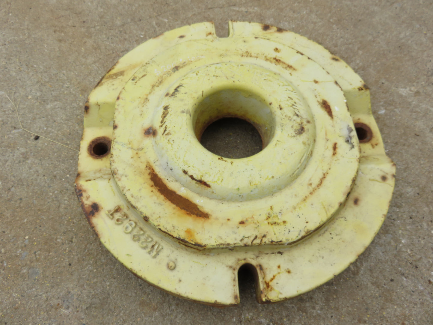 AT15588T, M2292T John Deere Wheel Weight For 40