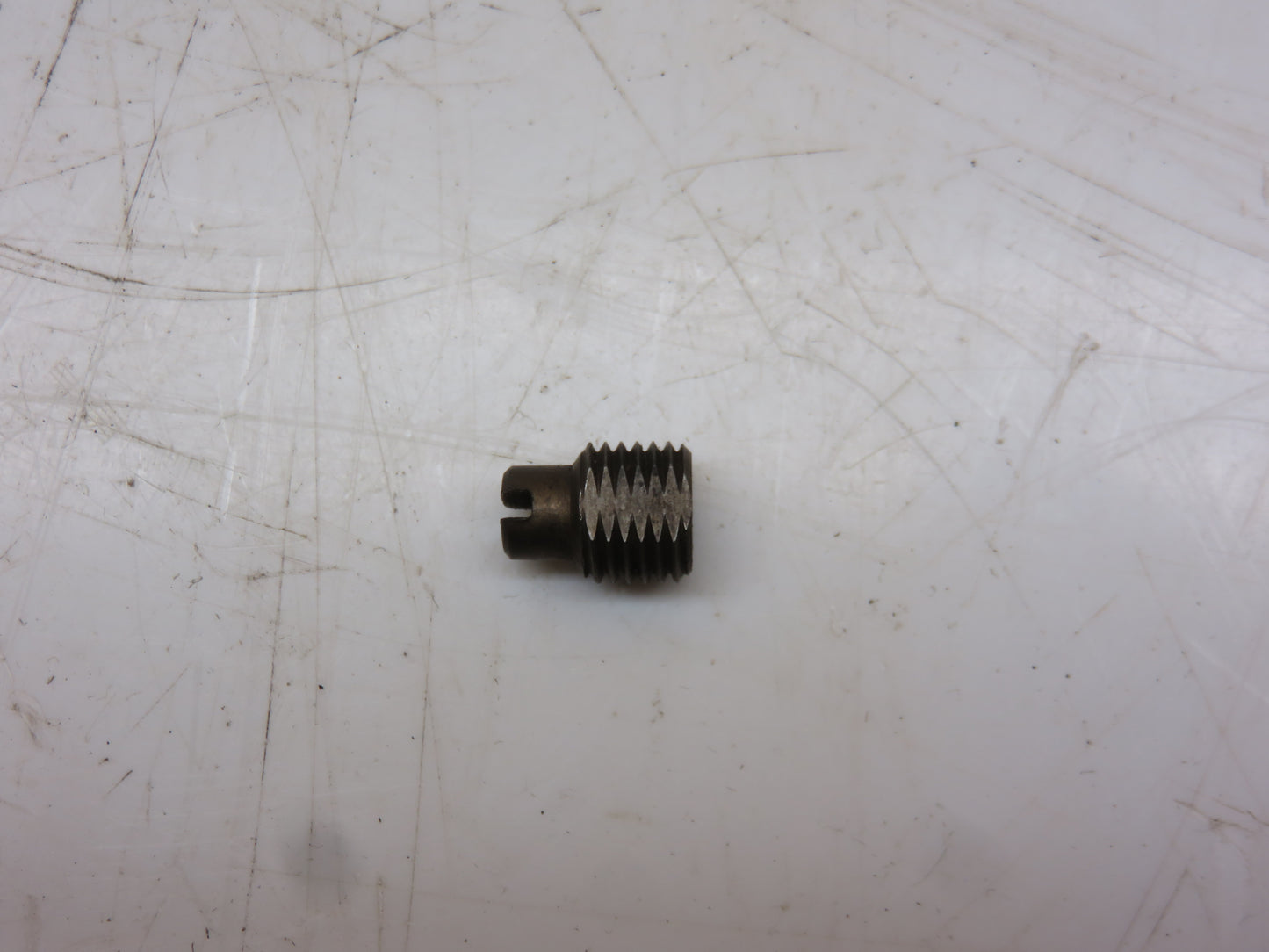 A4817R John Deere PTO Special Set Screw For 50, 60, 70, 80, 520, 620, 720, 820, 530, 630, 730, 830, 840