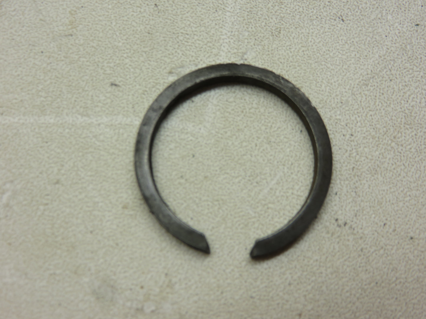 R271R John Deere Snap Ring For R, 50, 60, 80, 520, 620, 720, 820, 530, 630, 730, 830, 840