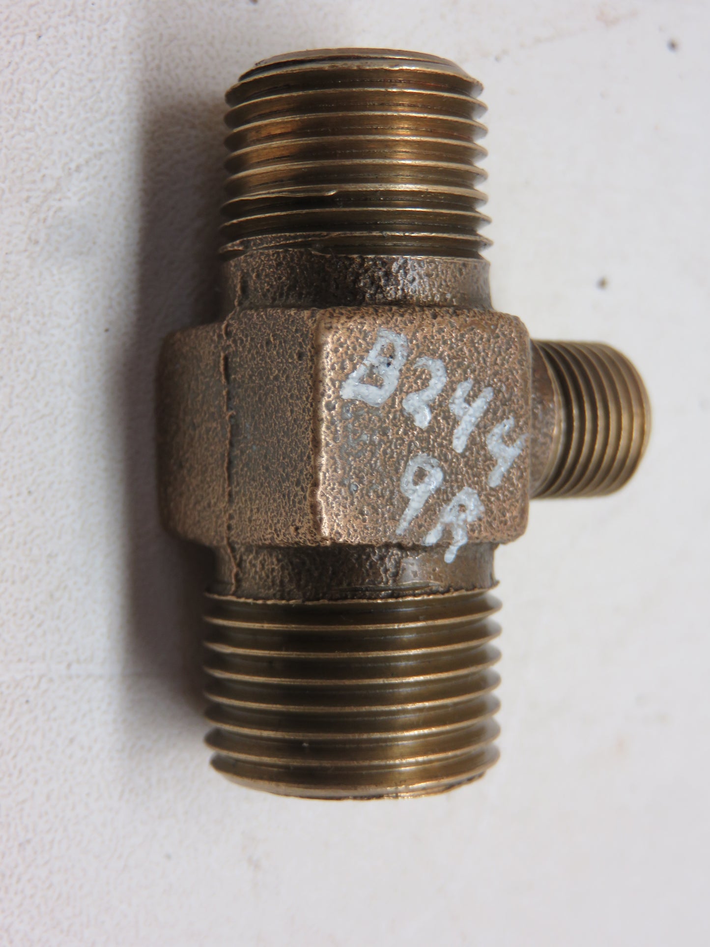 B2449R, AR20707R John Deere Oil Pressure Relief Pipe Tee For B, 50, 520, 530