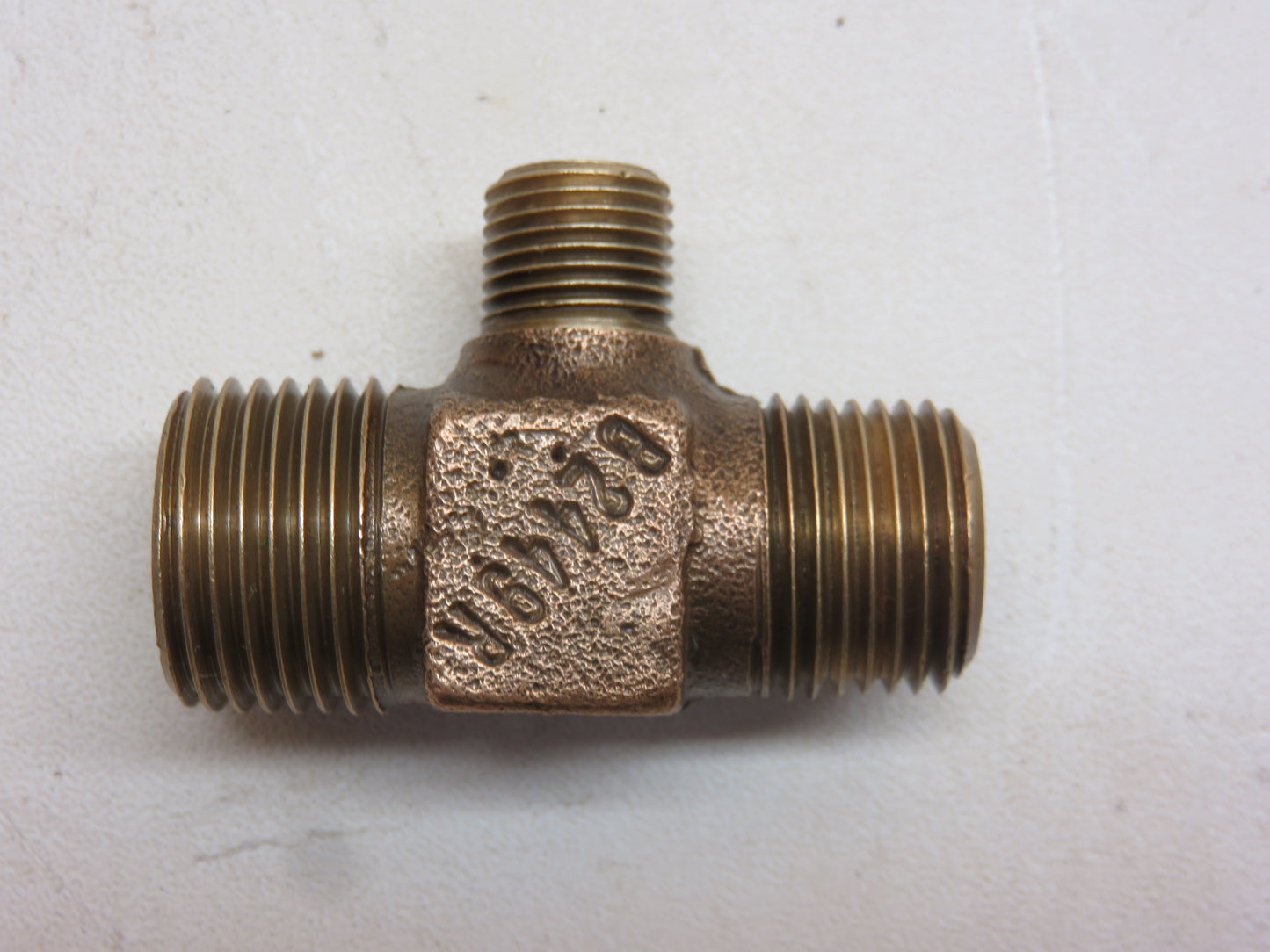B2449R, AR20707R John Deere Oil Pressure Relief Pipe Tee For B, 50, 520, 530