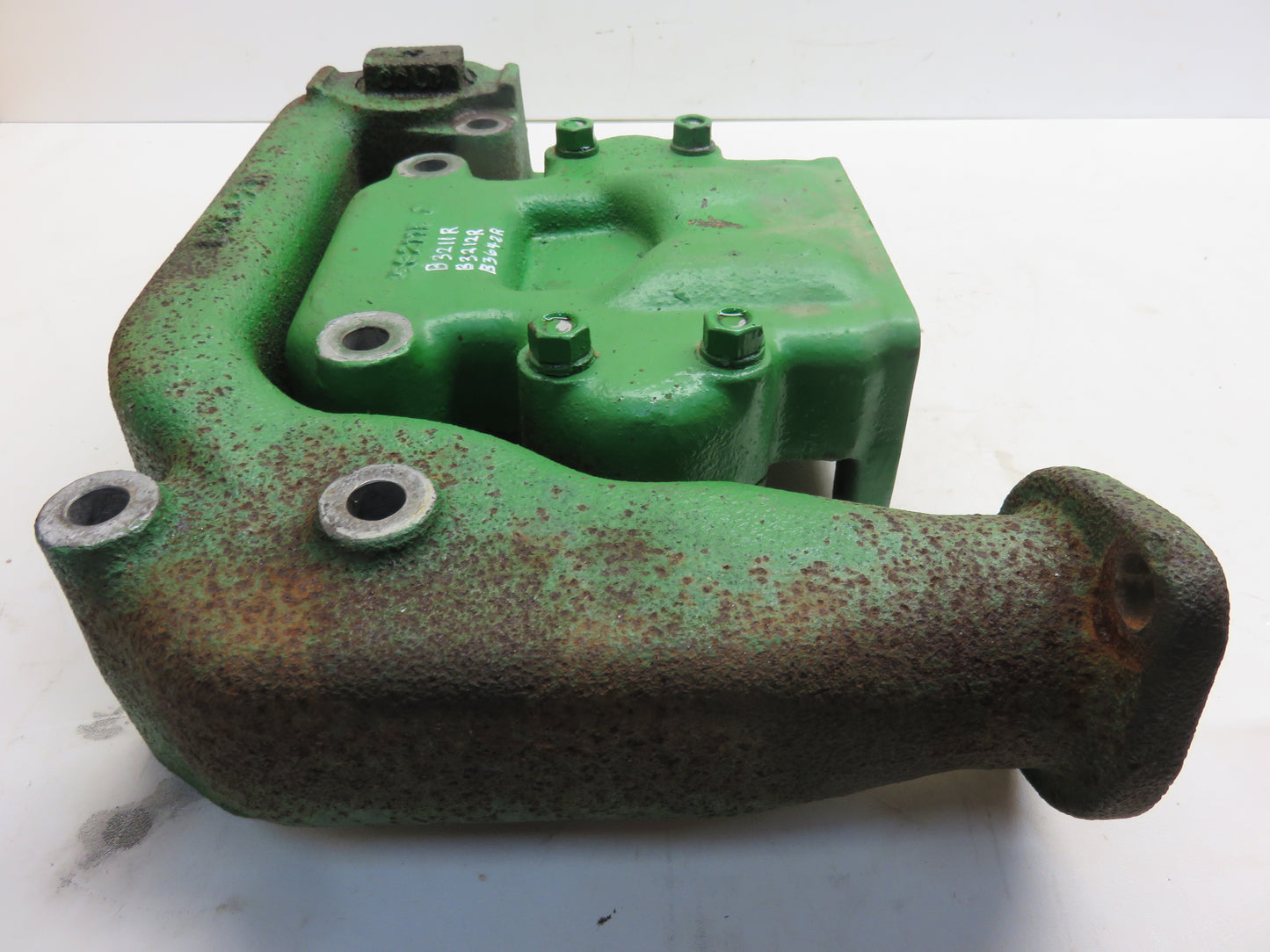B3211R, B3212R John Deere Intake And Exhaust Manifold For 50