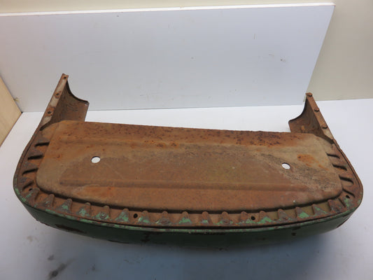 AR717R John Deere Grille Bottom Chin For R