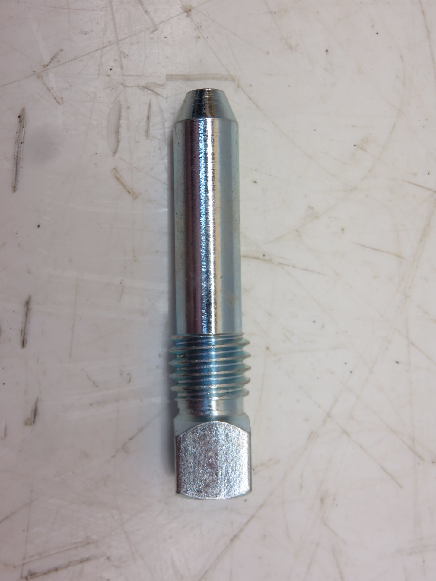F3583R, M2335T John Deere Spin Out Rim Stop Bolt For 40, 420, 520, 620, 720