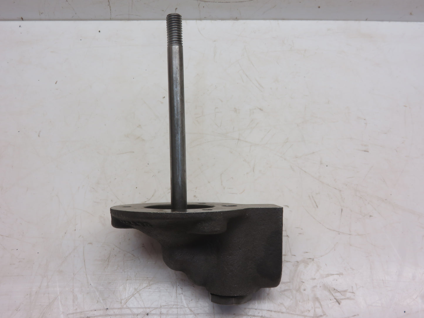 R1567R John Deere Oil Filter Head For 80, 820, 830