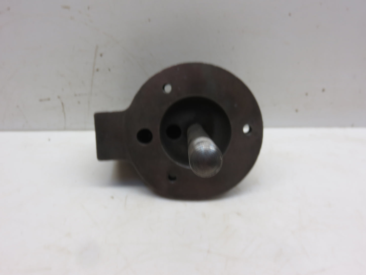 R1567R John Deere Oil Filter Head For 80, 820, 830