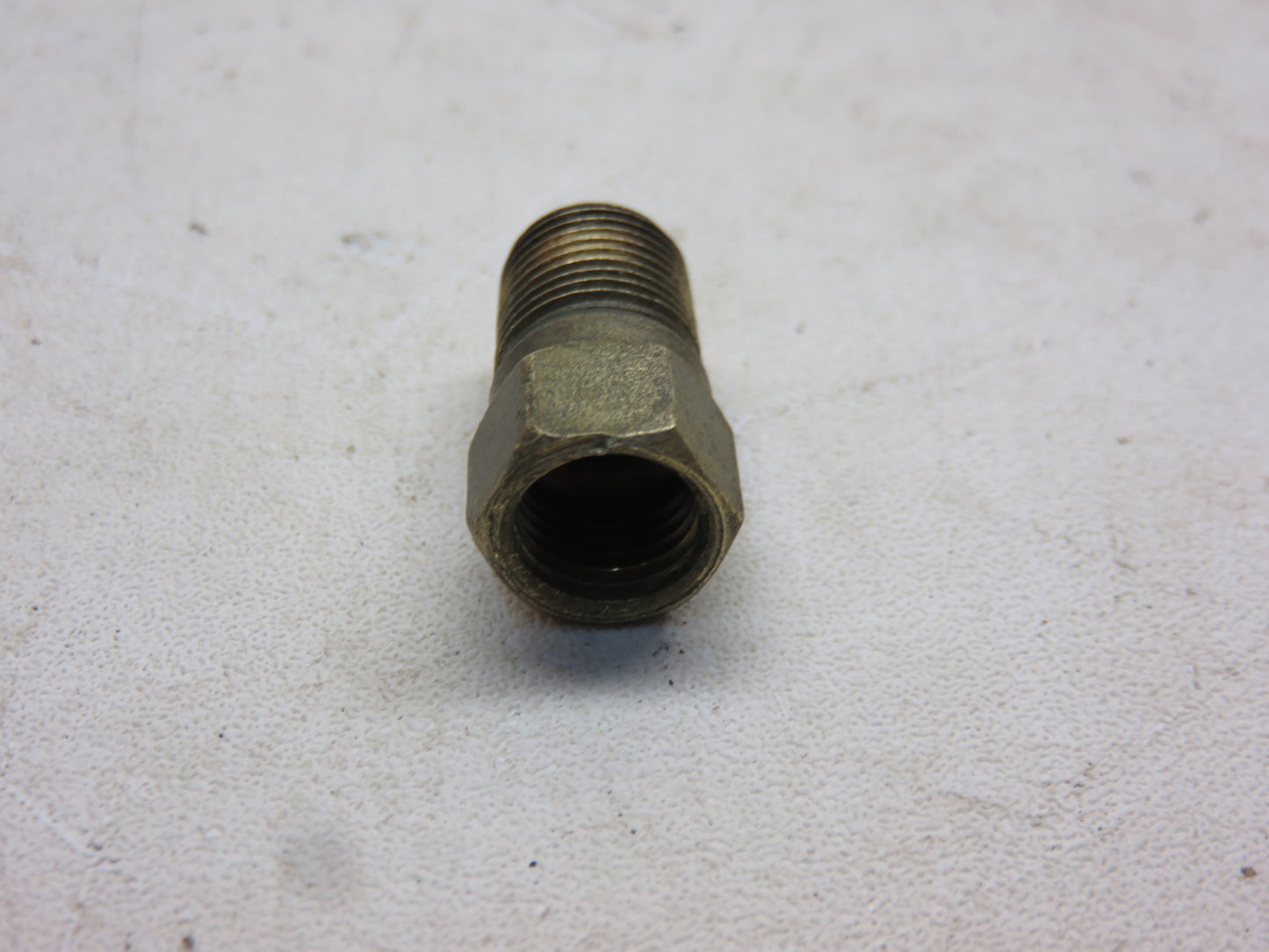 AM235T John Deere Oil Line Connector For M, 40, 320, 420, 330, 430, 2010
