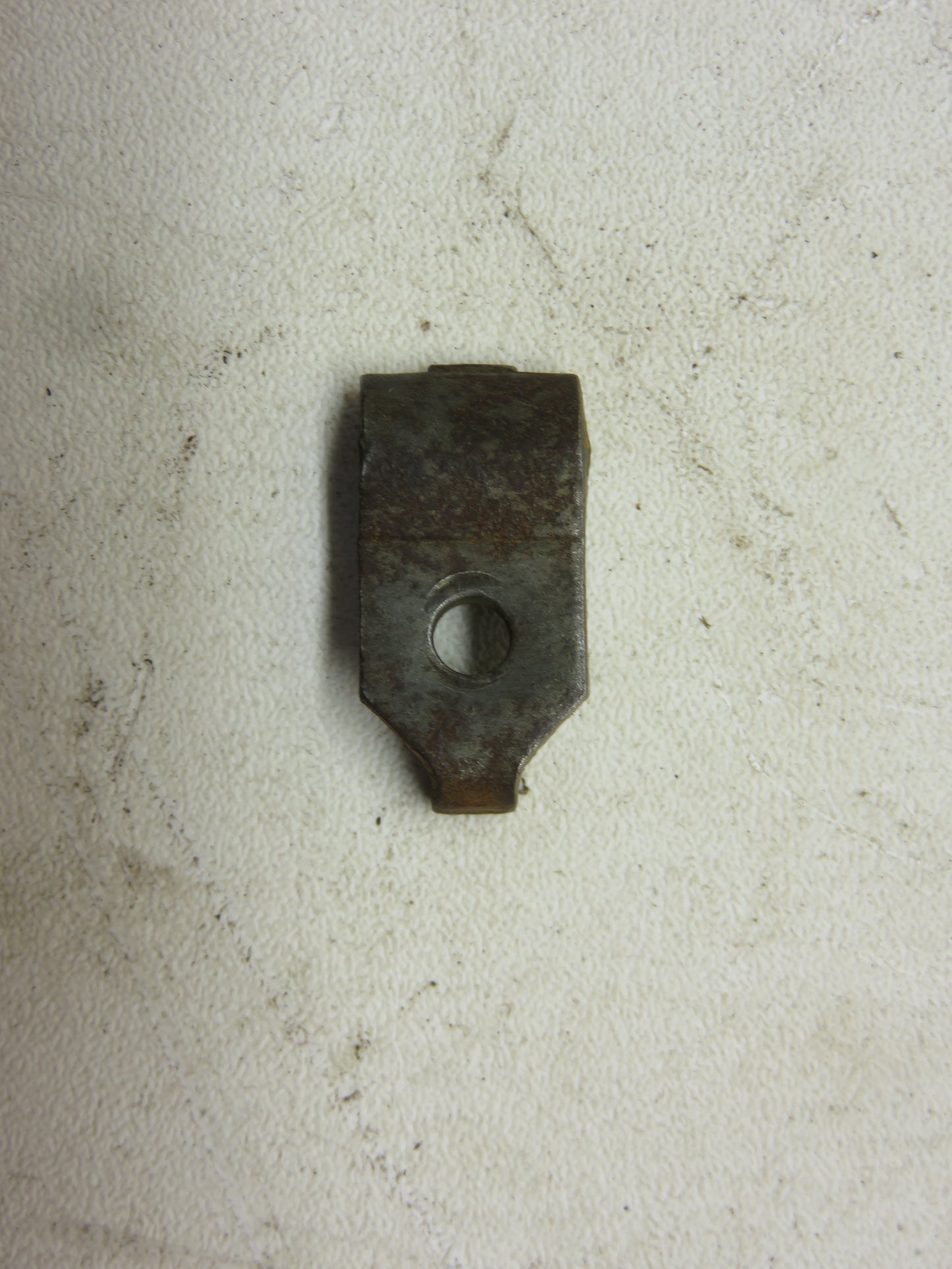 R10188R, 29-81 John Deere Choke Cable Clamp For L, LA, LI, M, 40, 320, 420, 330, 430, 435