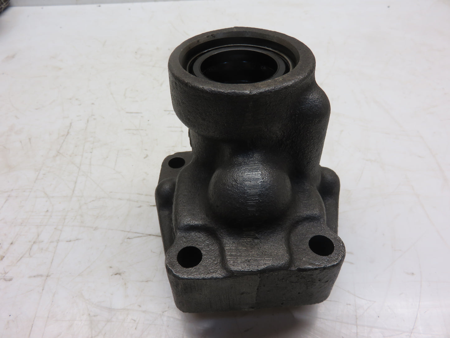 AR1290R, R1711R John Deere PTO Pump Housing For 80, 820, 830