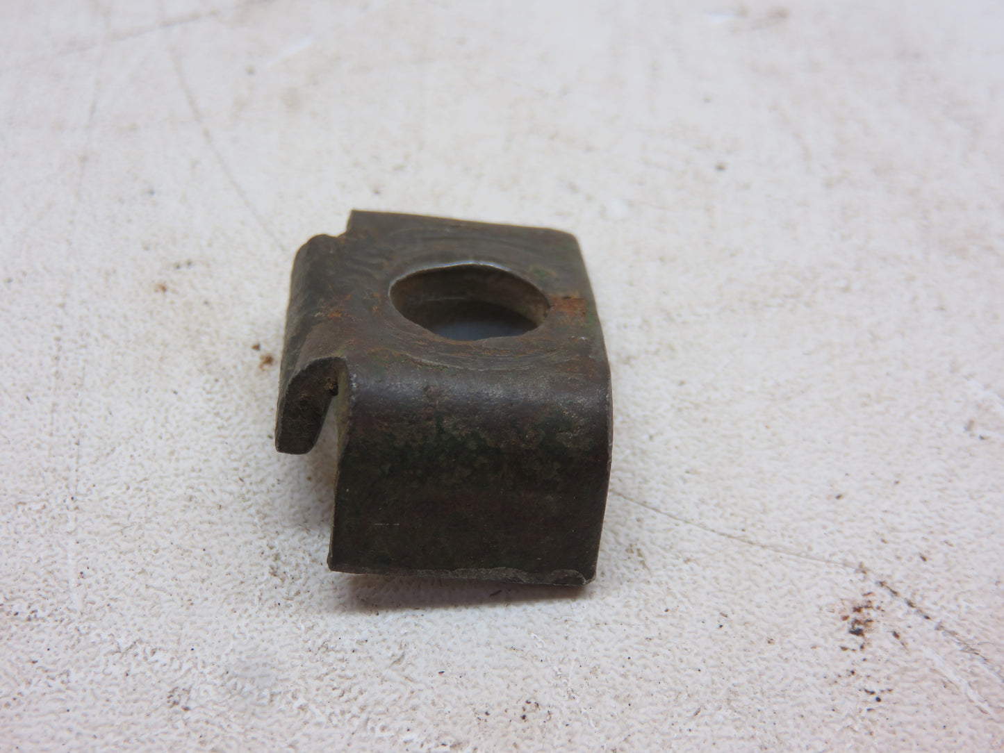M415T John Deere Distributor Mounting Clip For M, 40, 320, 420, 330, 430