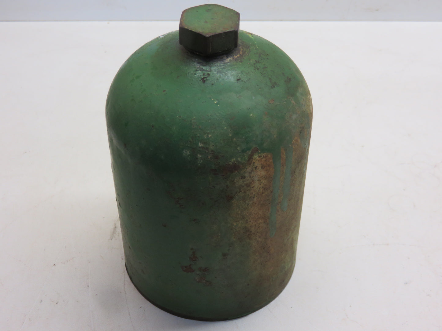 AM236T AM738T John Deere Oil Filter Canister For M, 40, 420, 430, 1010
