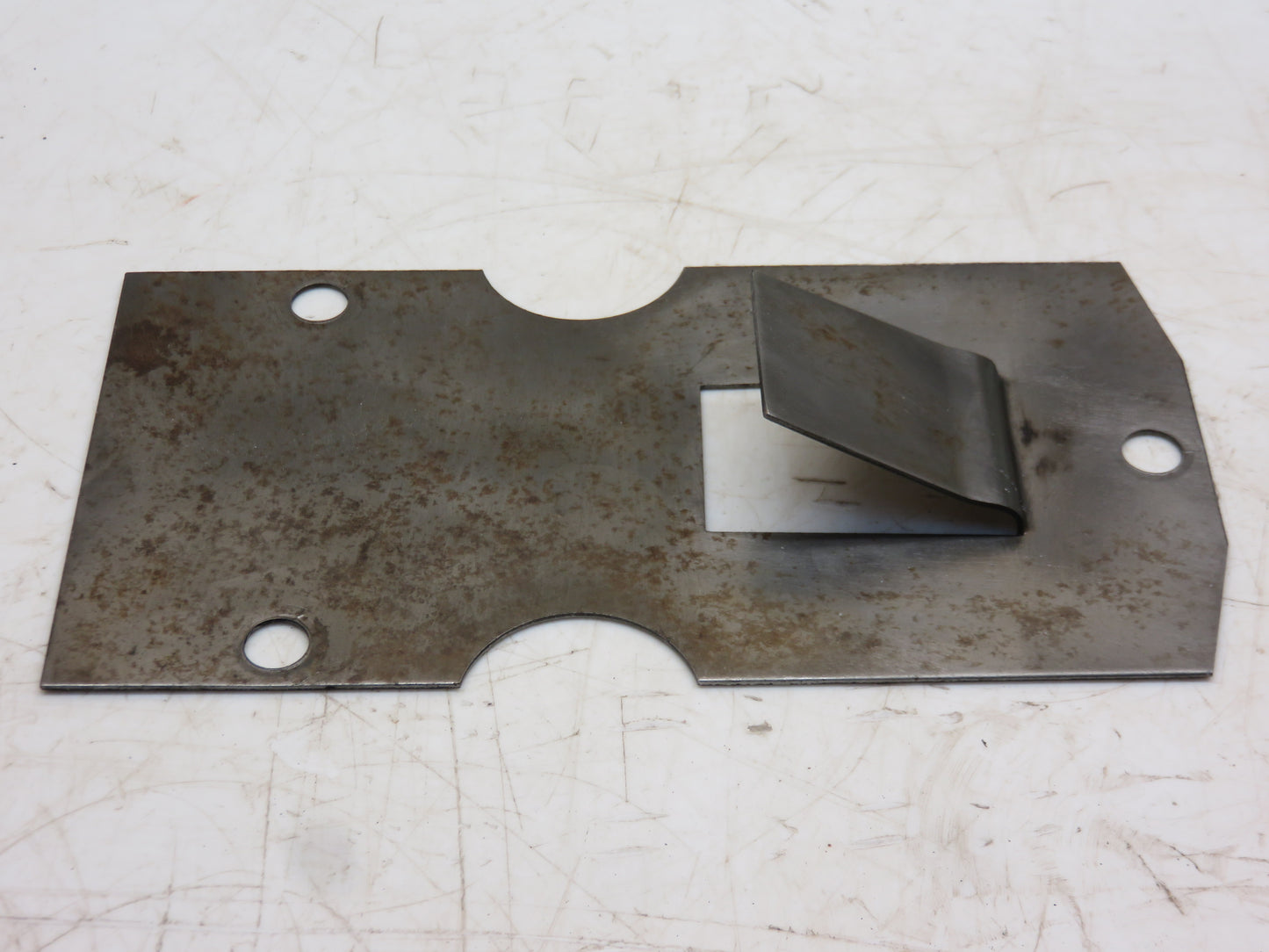 R2557R John Deere Hydraulic Reservoir Baffle For 820, 830