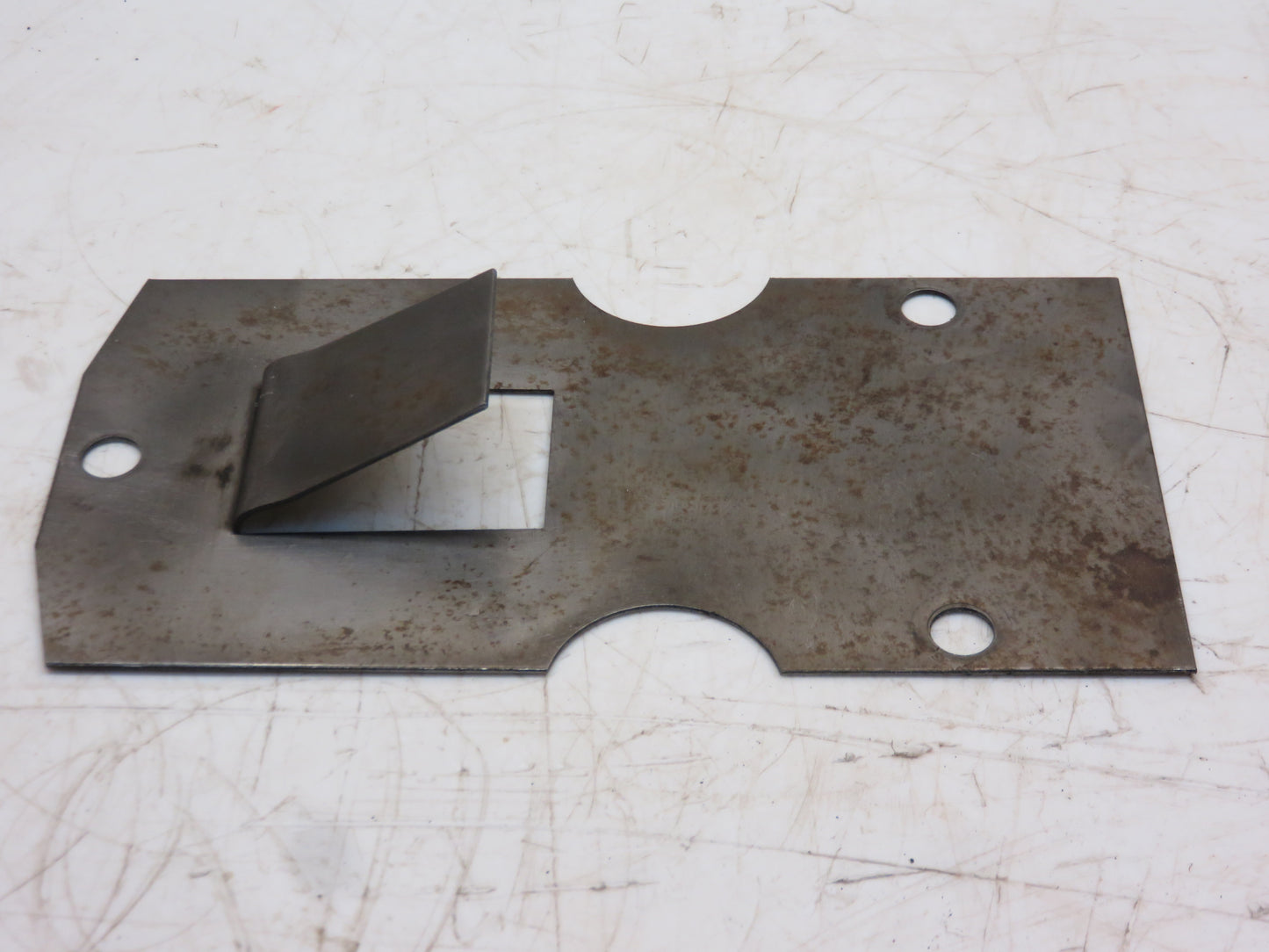 R2557R John Deere Hydraulic Reservoir Baffle For 820, 830
