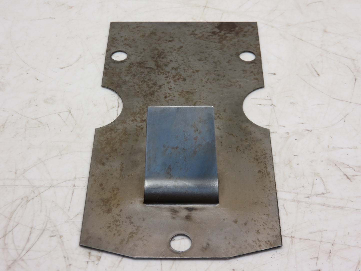 R2557R John Deere Hydraulic Reservoir Baffle For 820, 830