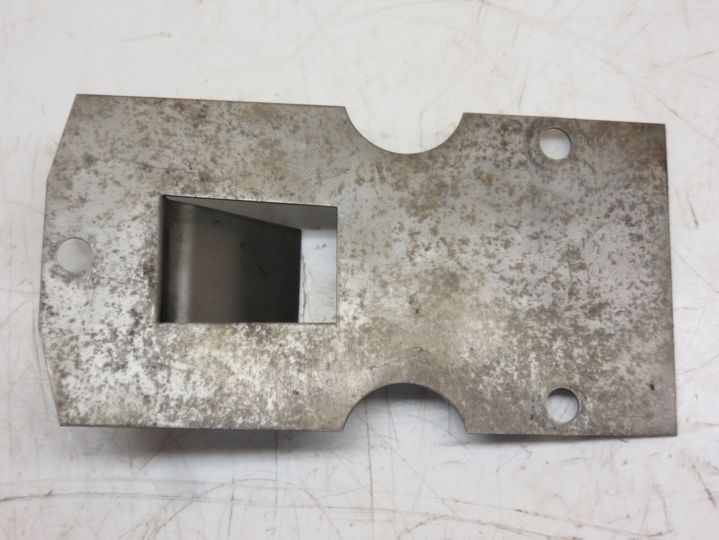 R2557R John Deere Hydraulic Reservoir Baffle For 820, 830