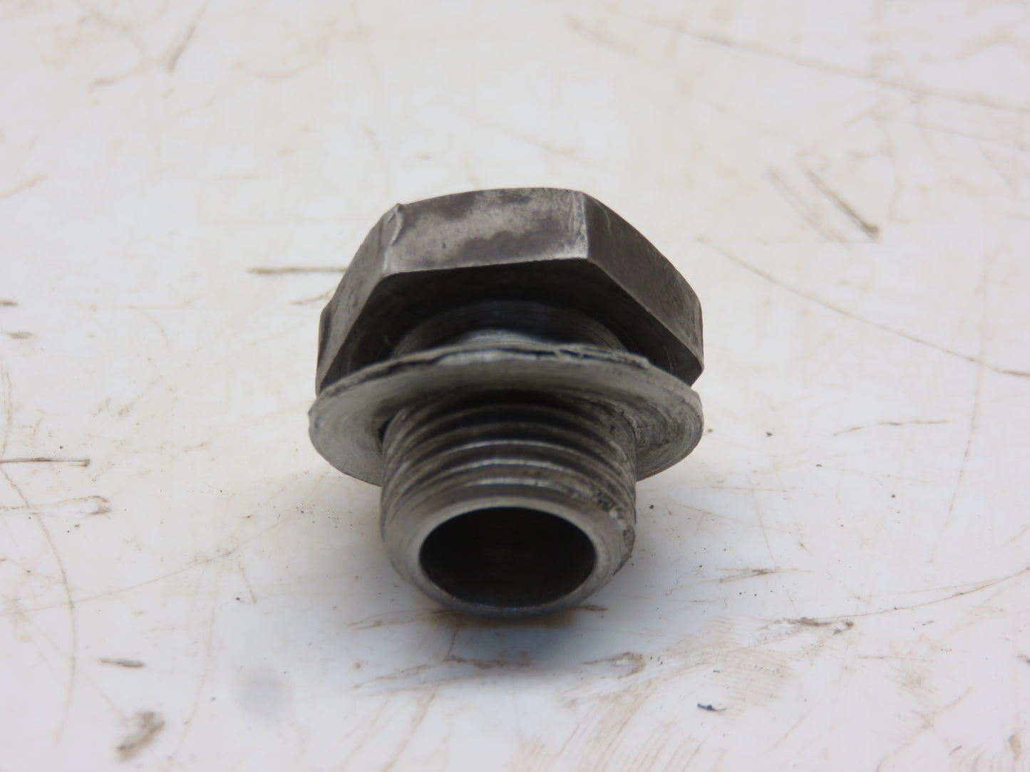 R228R John Deere Drain Plug For R, 50, 60, 70, 80, 520, 620, 720, 820, 530, 630, 730, 830