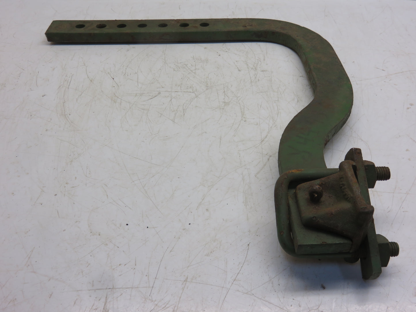 Y4443B John Deere NOS Low Wheel Bracket For 22, 22A, 999L, 919L Corn Planter