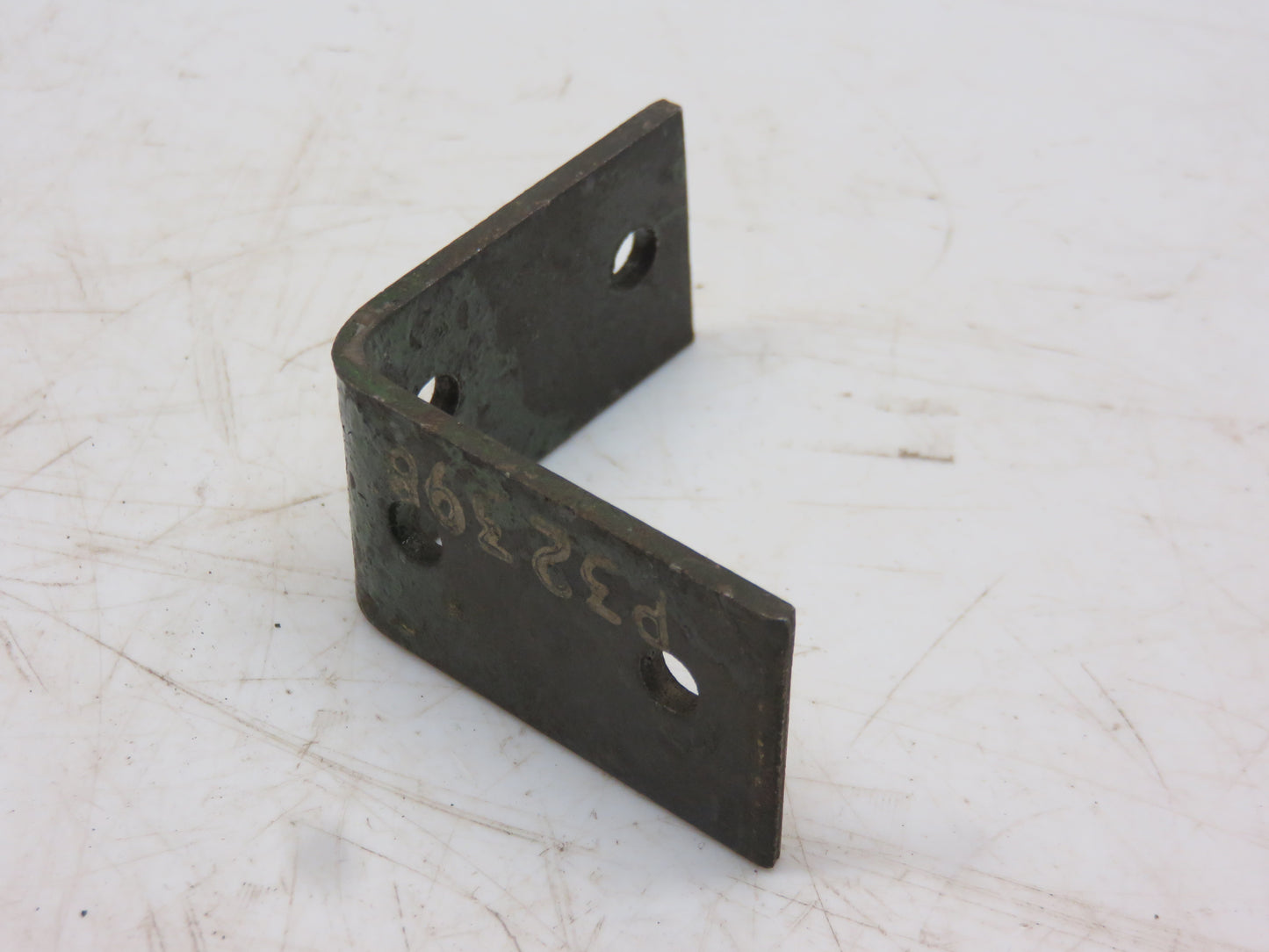 P32398H John Deere NOS Angle Support