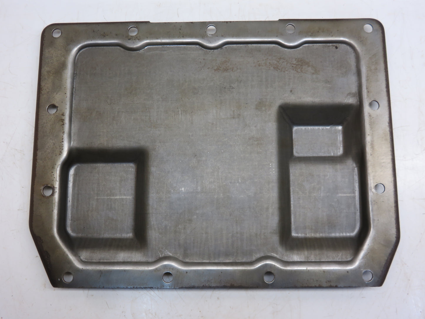 R26751 John Deere Transmission Cover For 4010