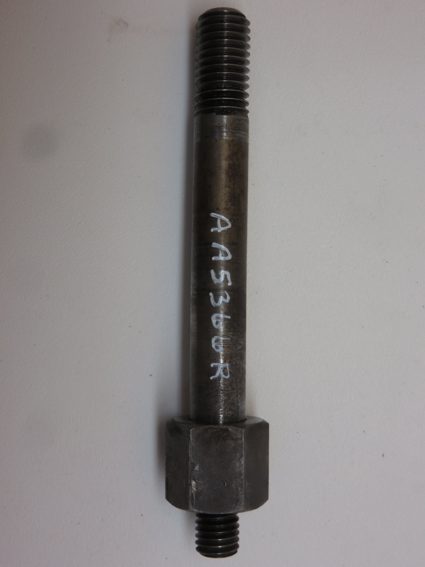 AA5366R John Deere Rocker Arm Bracket Stud For 60