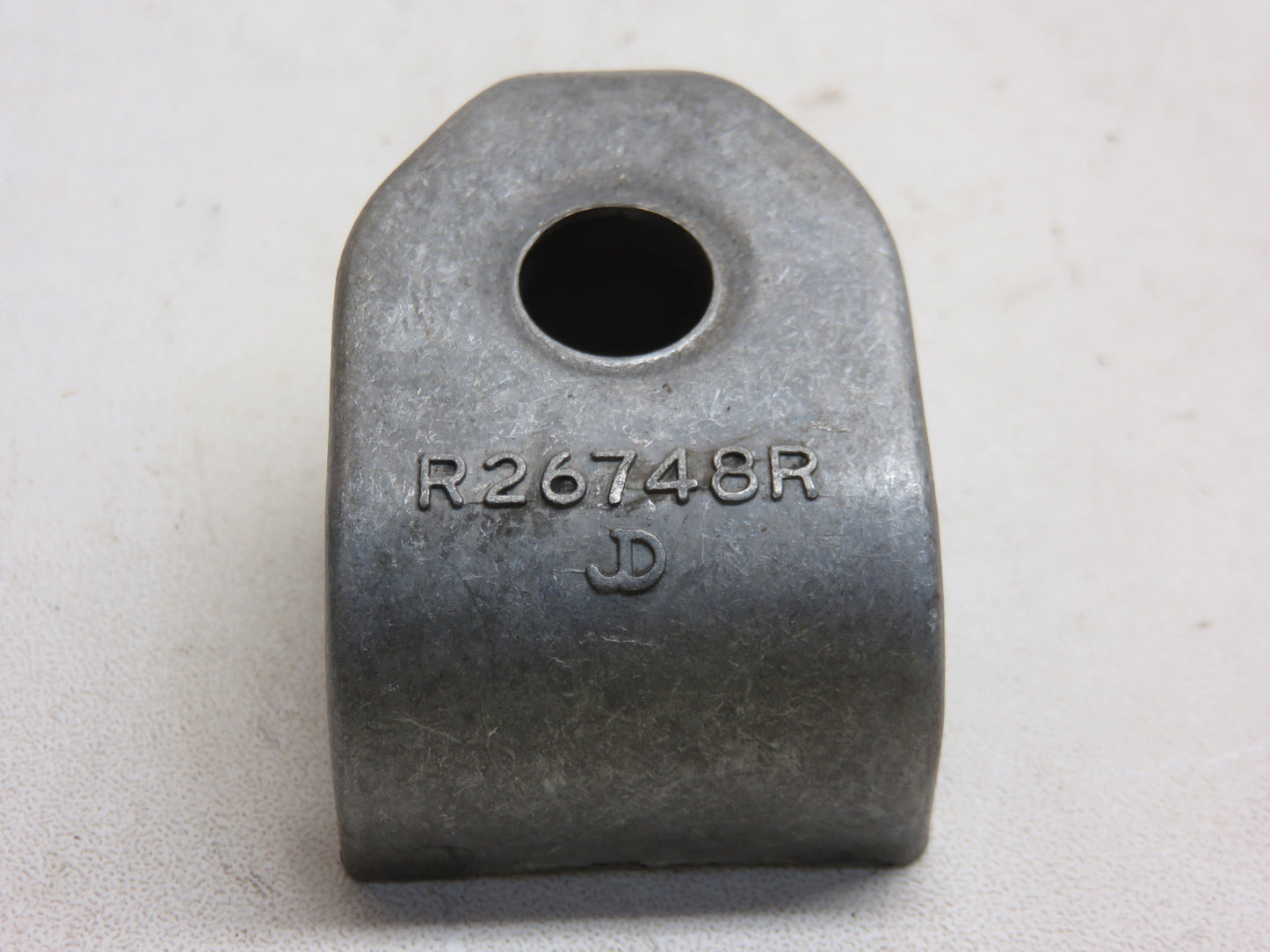 R26748 John Deere Rocker Arm Shaft Clamp For 3010, 3020, 4000, 4010, 4020