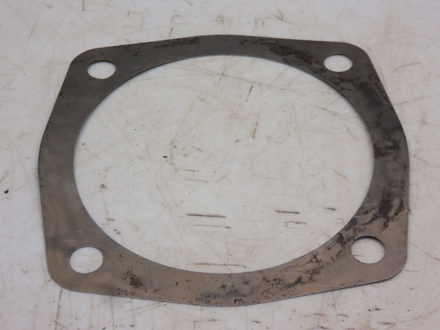 R1503R John Deere Left Hand Counter Shaft Bearing Cover Shim For 80, 820, 830