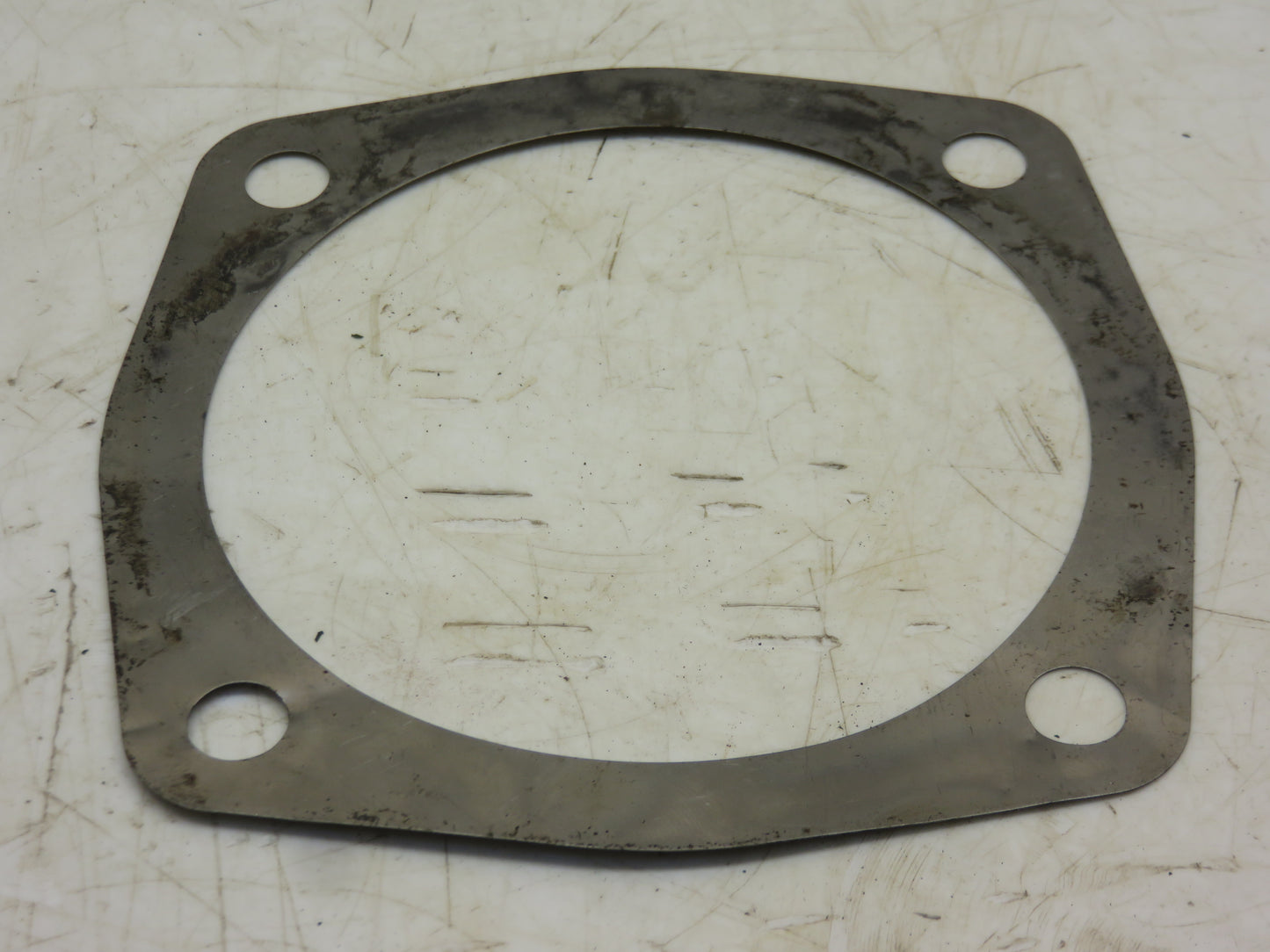 R1503R John Deere Left Hand Counter Shaft Bearing Cover Shim For 80, 820, 830