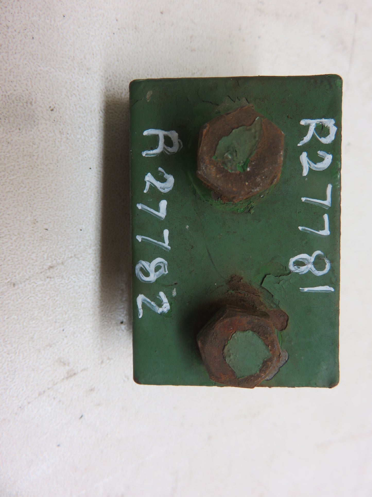R27781, R27782 John Deere Injection Line Holder For 3010, 3020, 4000, 4010, 4020
