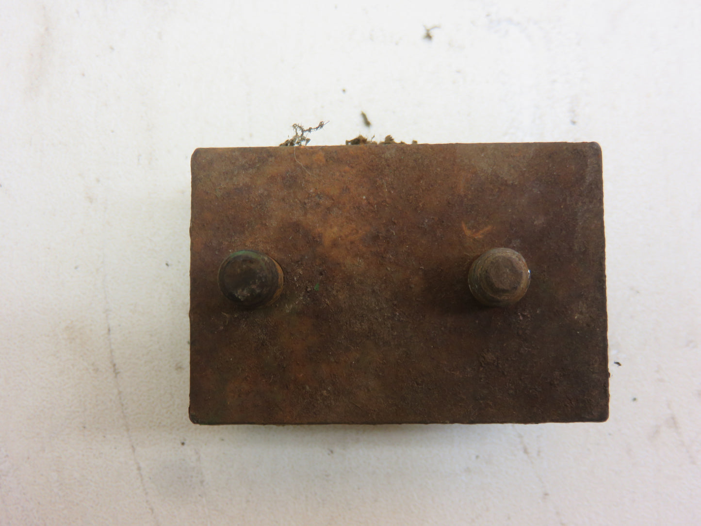 R27781, R27782 John Deere Injection Line Holder For 3010, 3020, 4000, 4010, 4020