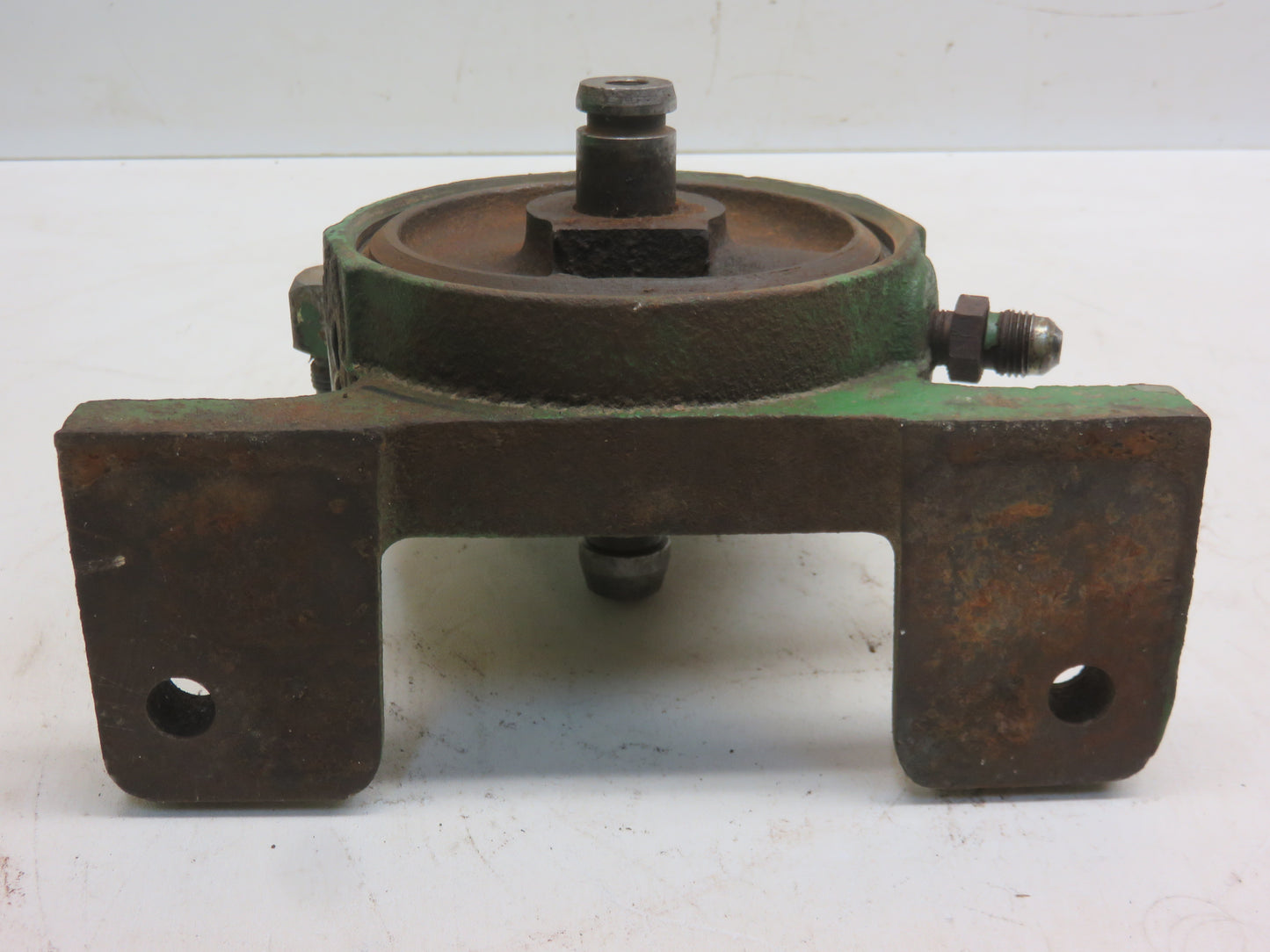 AR26653, R27228 John Deere Fuel Filter Base For 3010, 4010