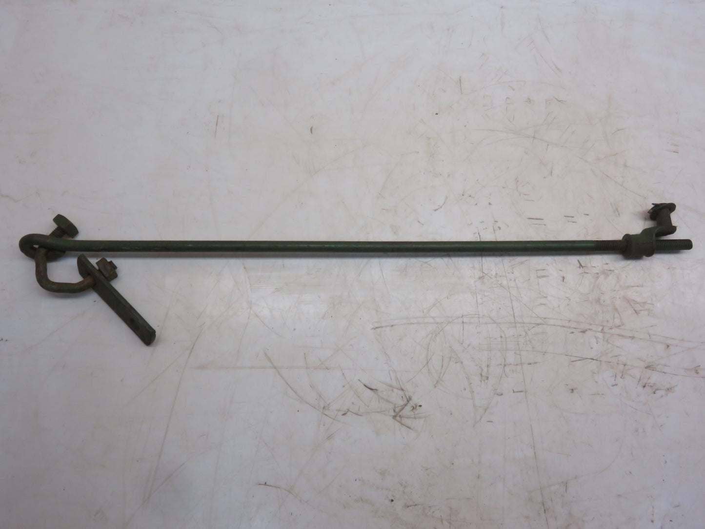 Y4640B John Deere Rod And Swivel Nut For 135, 136, 235, 236 Corn And Cotton Planter