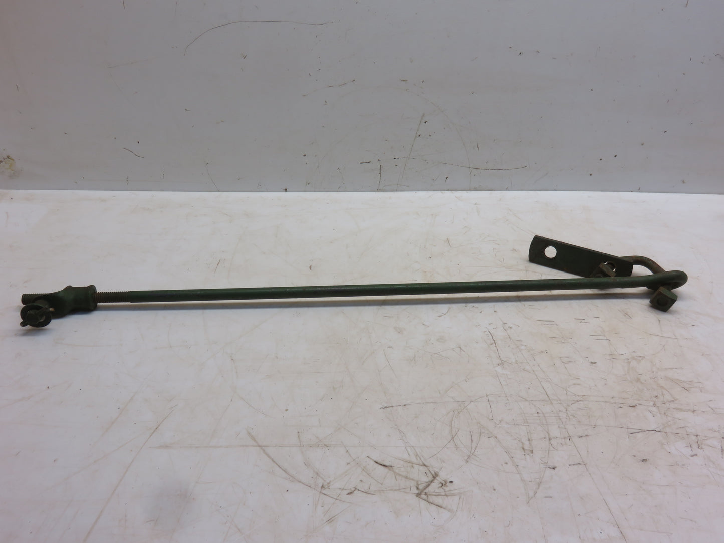Y4640B John Deere Rod And Swivel Nut For 135, 136, 235, 236 Corn And Cotton Planter