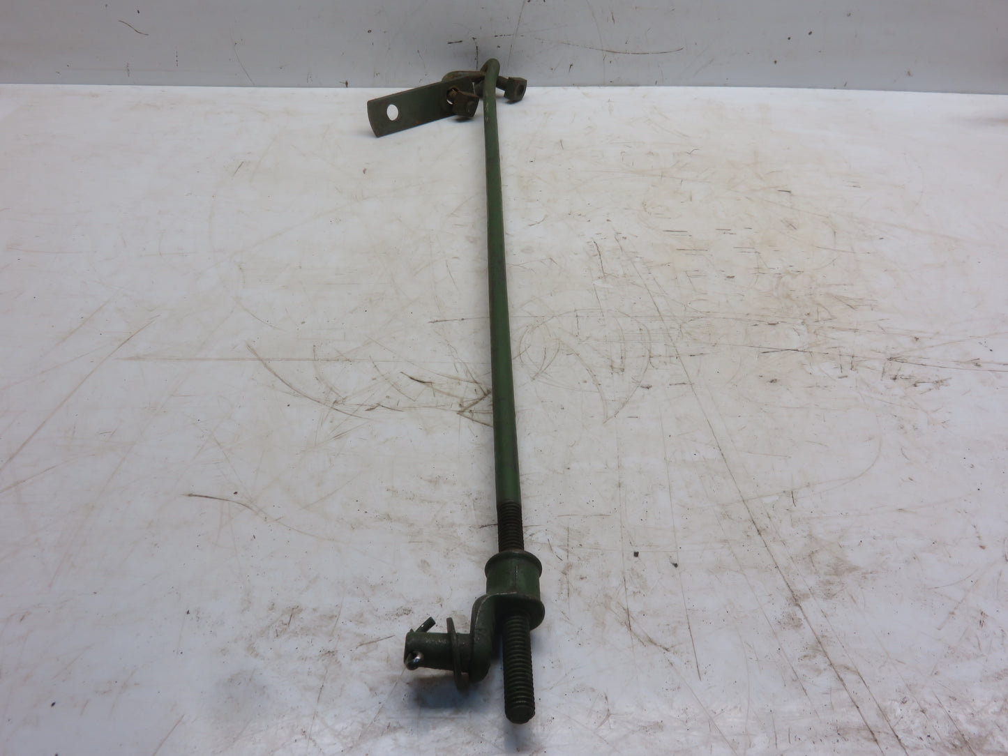 Y4640B John Deere Rod And Swivel Nut For 135, 136, 235, 236 Corn And Cotton Planter