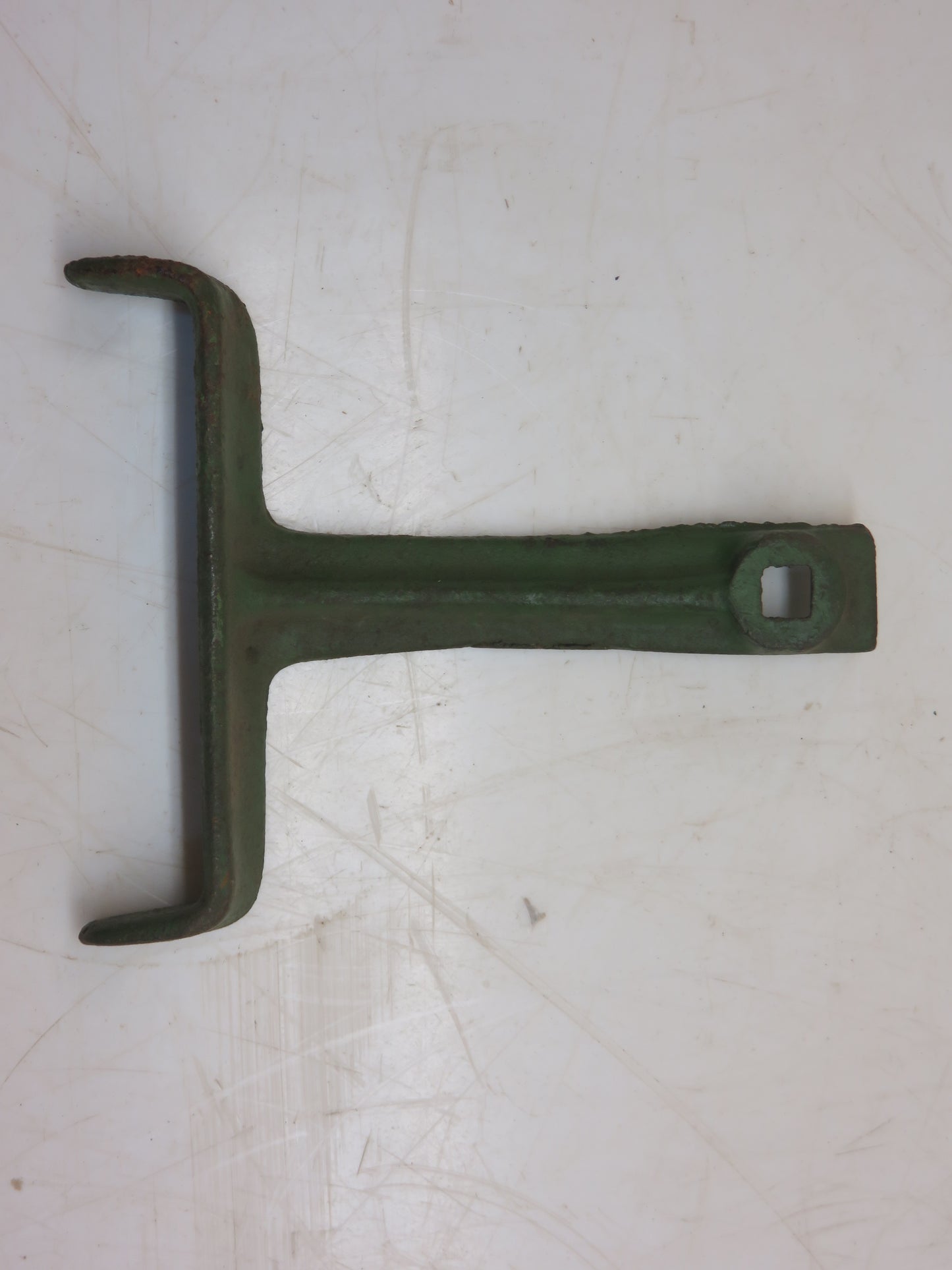 Y3083BD John Deere NOS Shifter Foot Casting For 999 Planter