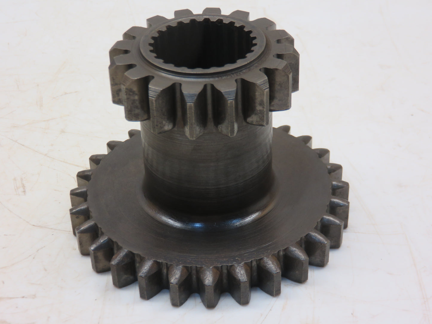 T18348 John Deere Third And Fifth Speed Gear For 1010