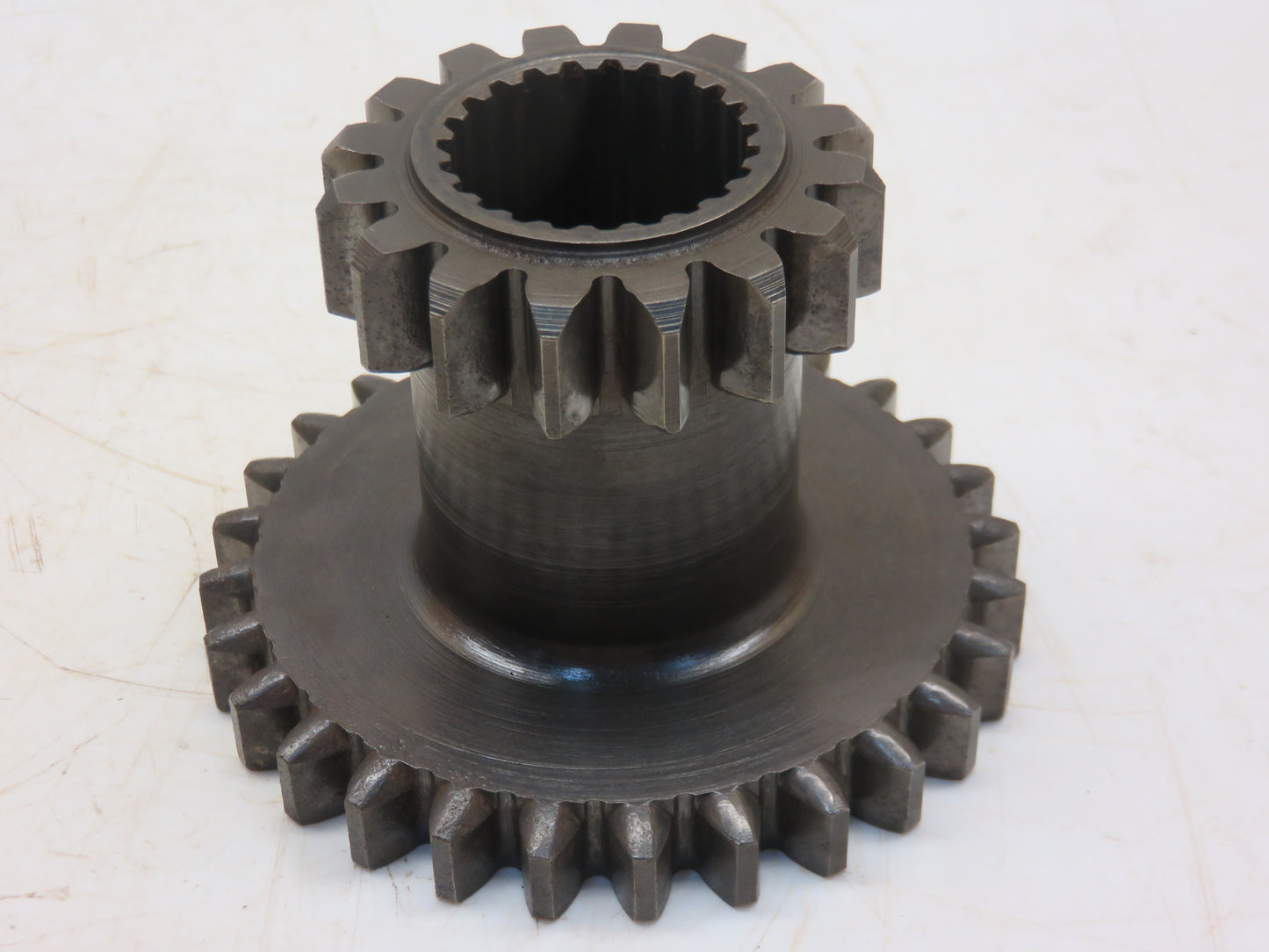 T18348 John Deere Third And Fifth Speed Gear For 1010