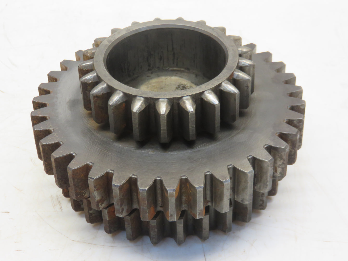T18264 John Deere First And Second Speed Gear For 1010