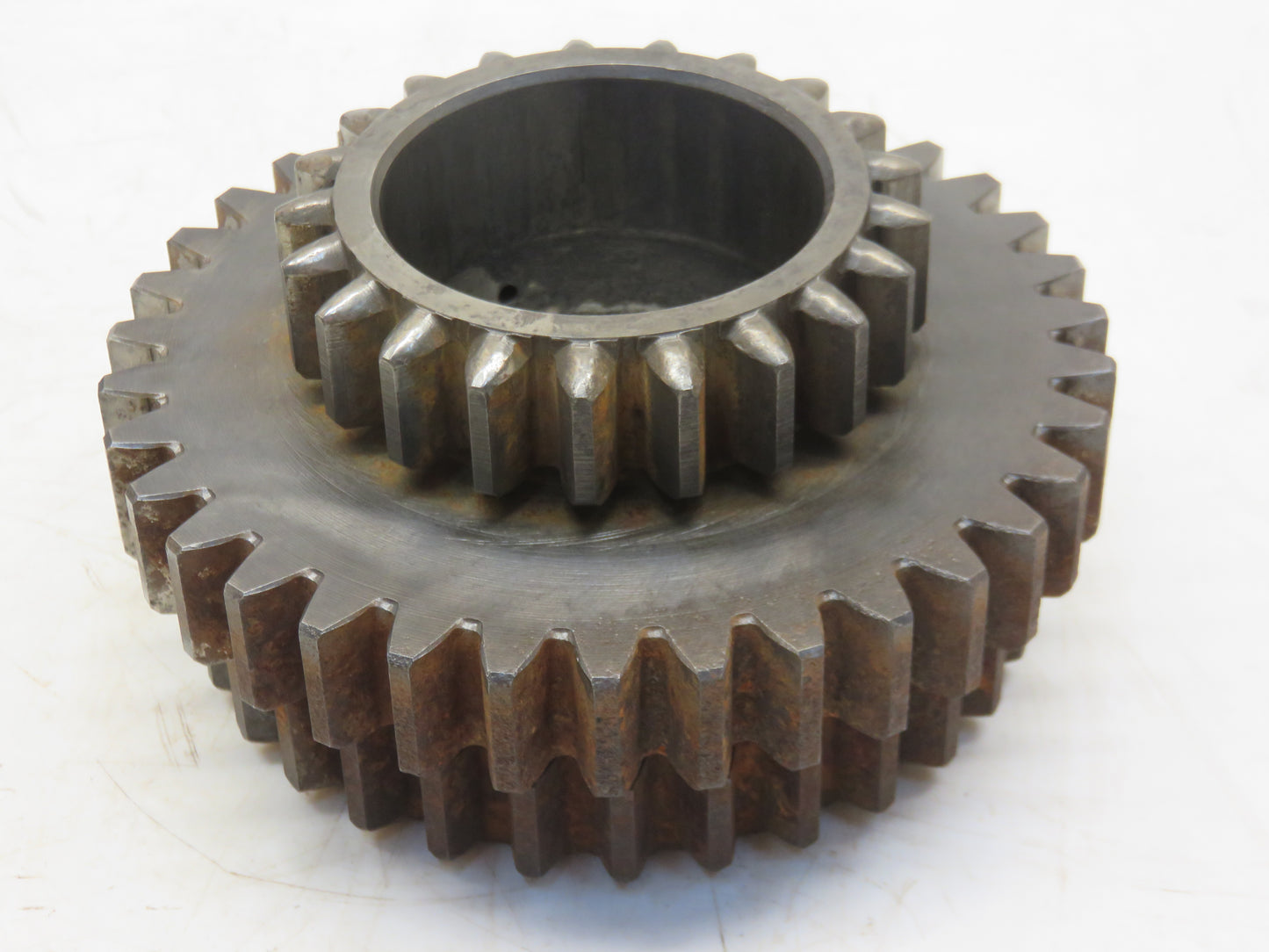 T18264 John Deere First And Second Speed Gear For 1010
