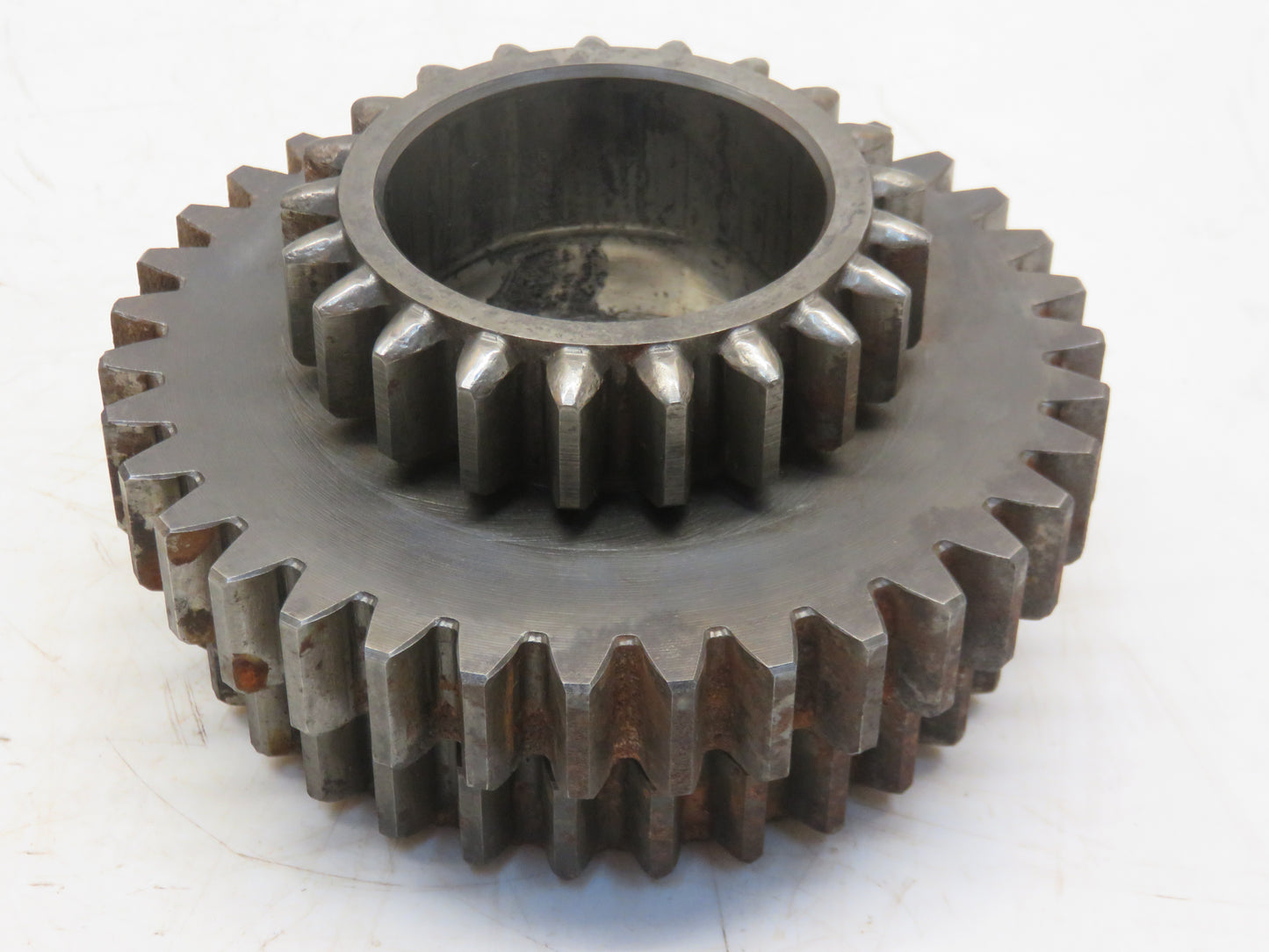 T18264 John Deere First And Second Speed Gear For 1010