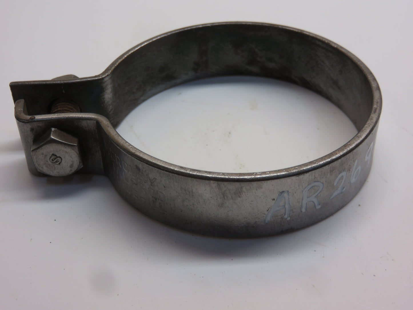 AR26929 John Deere Air Stack Clamp For 2510, 2520, 3010, 3020, 4000, 4020