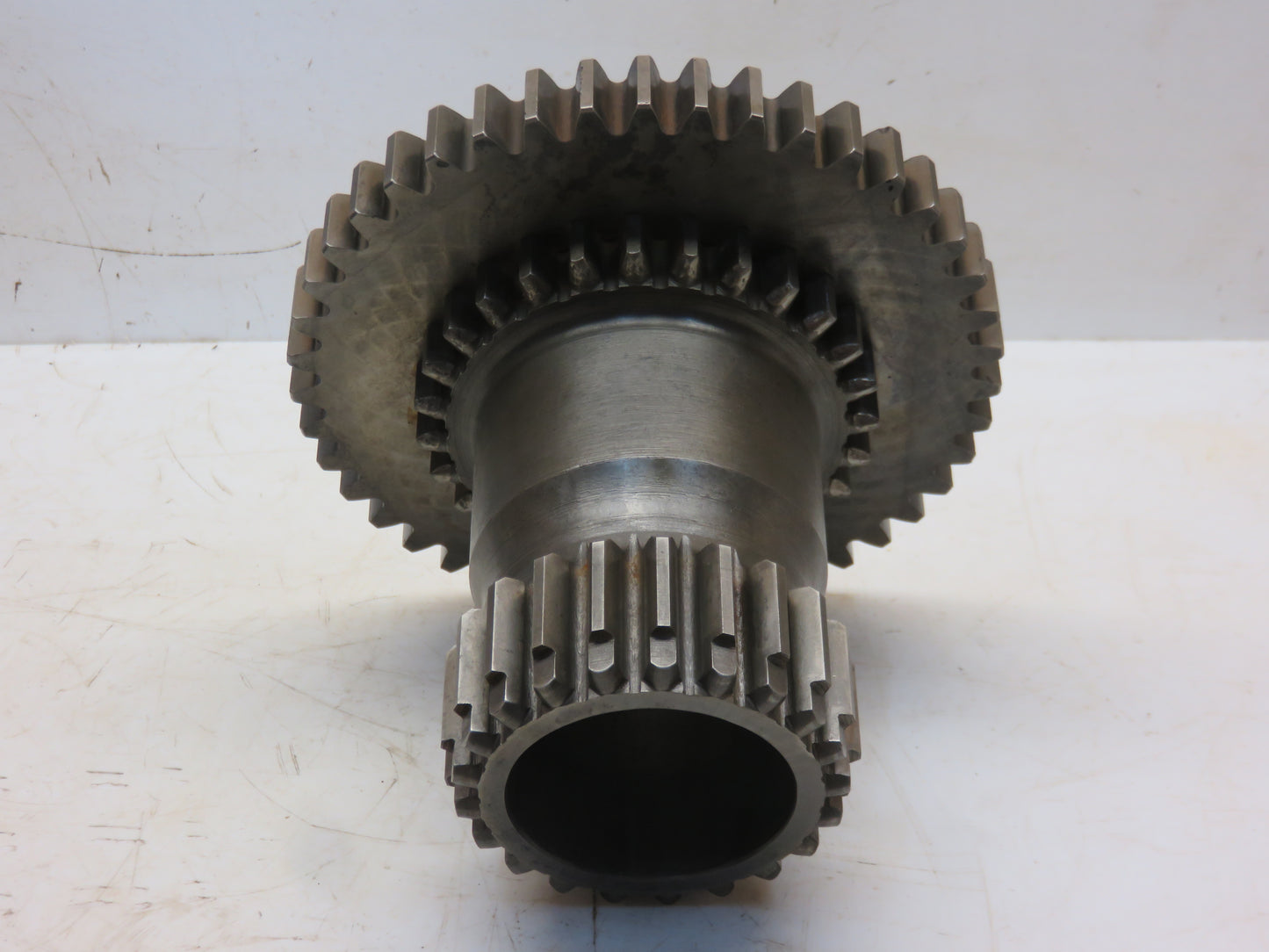 AT16416 John Deere Countershaft Gear For 1010