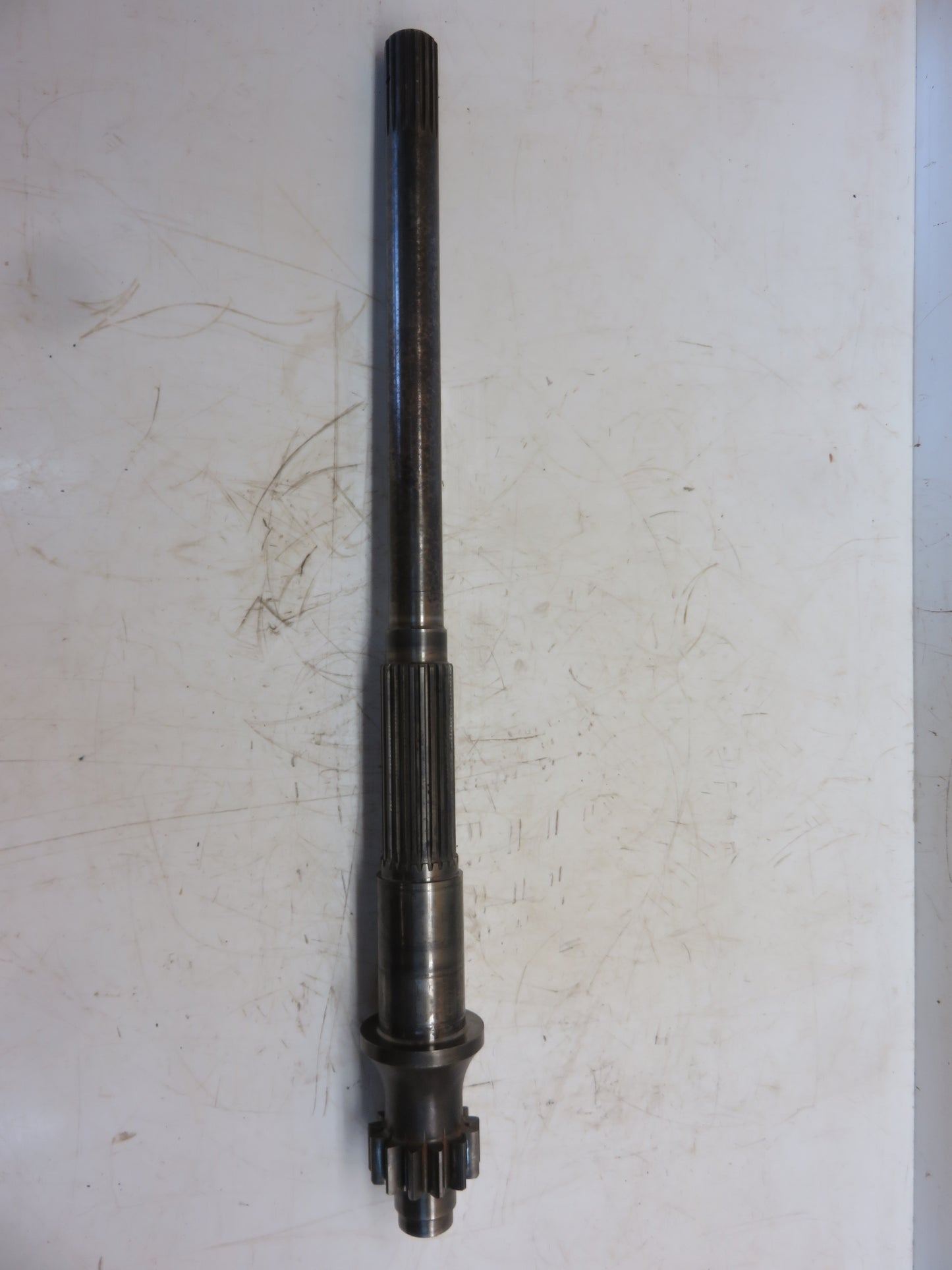T18266 John Deere Transmission Input Shaft For 1010