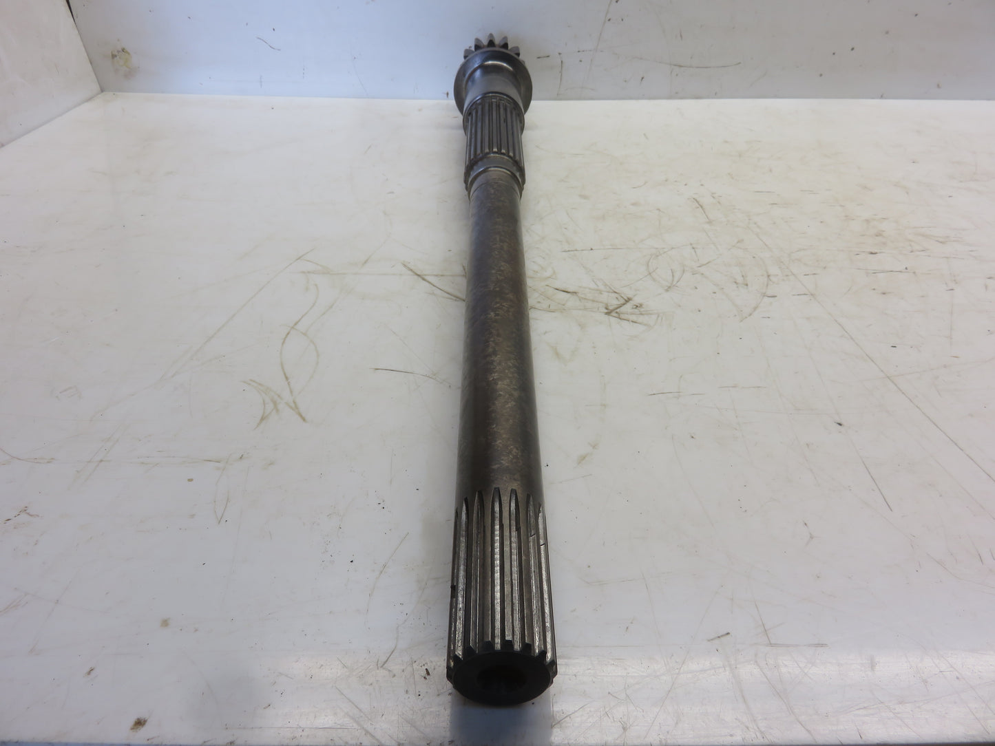 T18266 John Deere Transmission Input Shaft For 1010