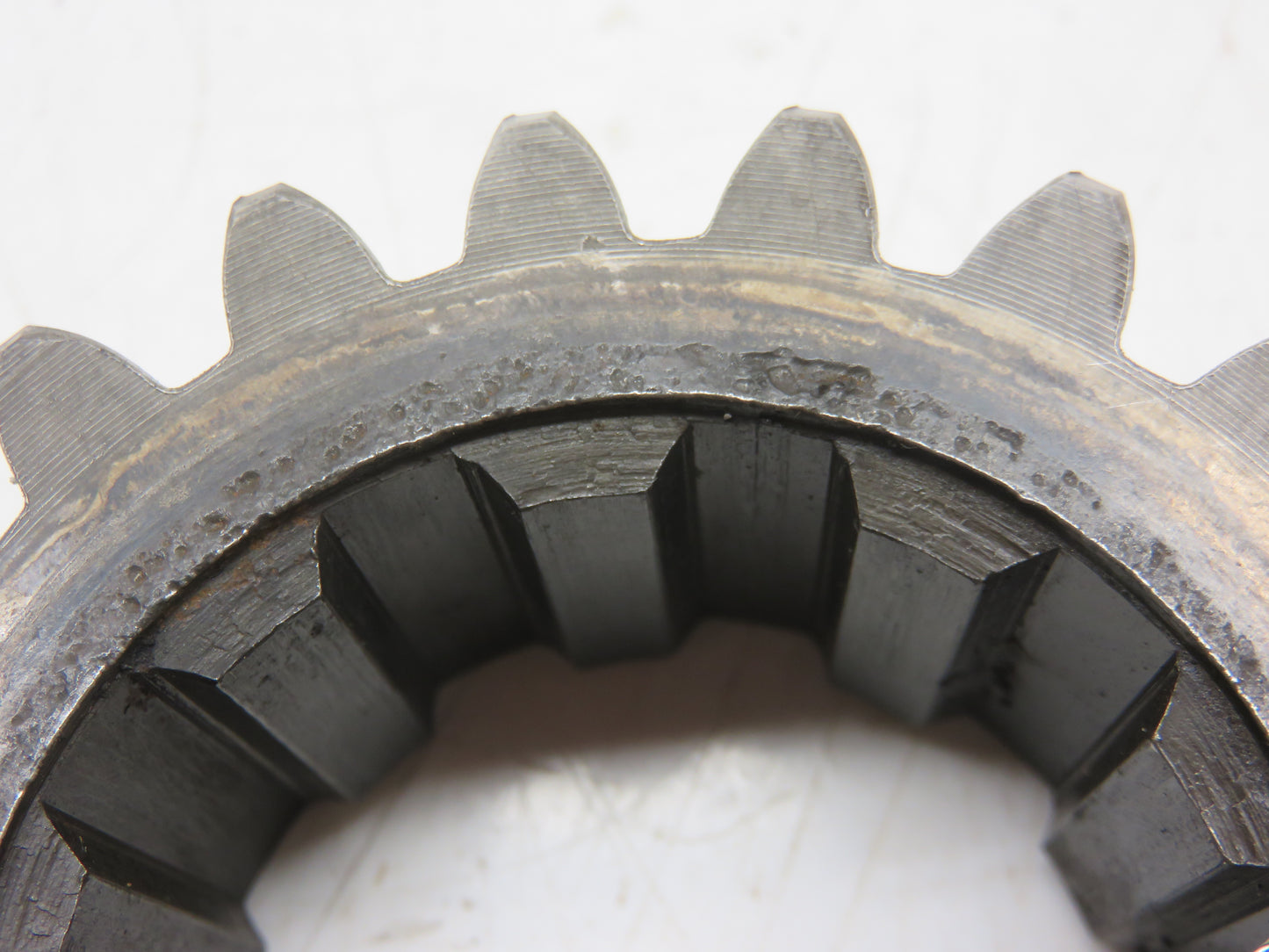B2418R John Deere Differential Drive Pinion For B, 50, 520, 530