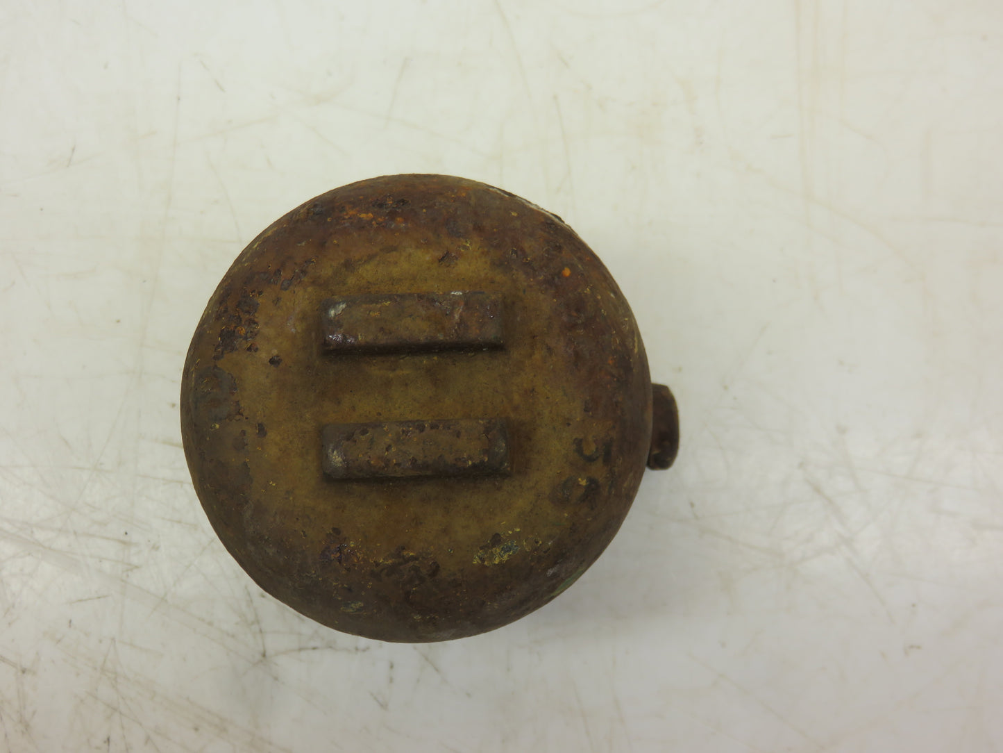 JD2556, DA242 John Deere NOS Wheel Cap
