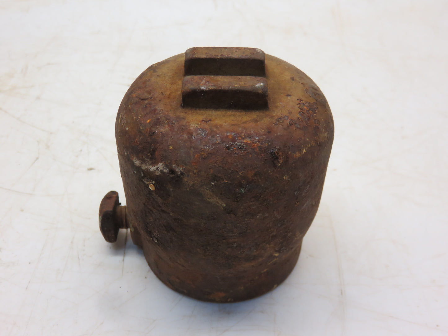 JD2556, DA242 John Deere NOS Wheel Cap