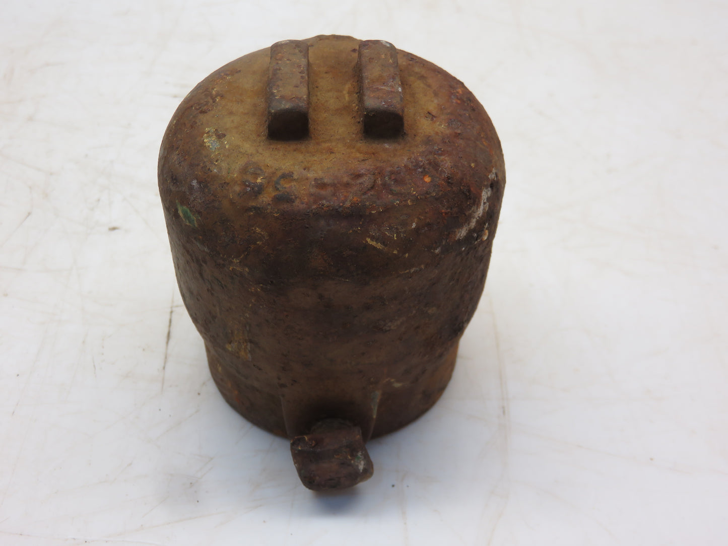 JD2556, DA242 John Deere NOS Wheel Cap